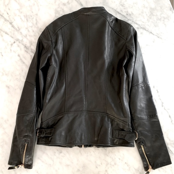 Danier leather slim moto jacket with gold zippers, light weight no bulk size S - Picture 6 of 12